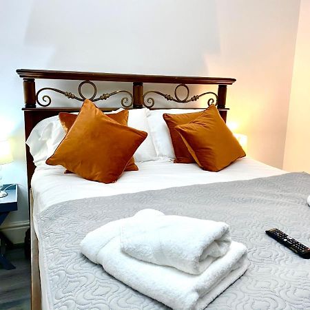 4 Bed Family House Near Beach By Blackpool Service Apartments 外观 照片