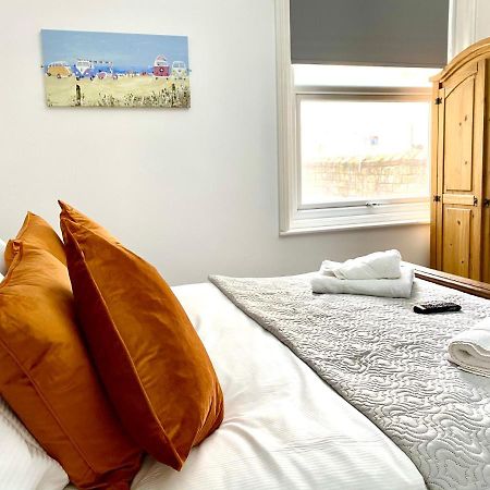 4 Bed Family House Near Beach By Blackpool Service Apartments 外观 照片