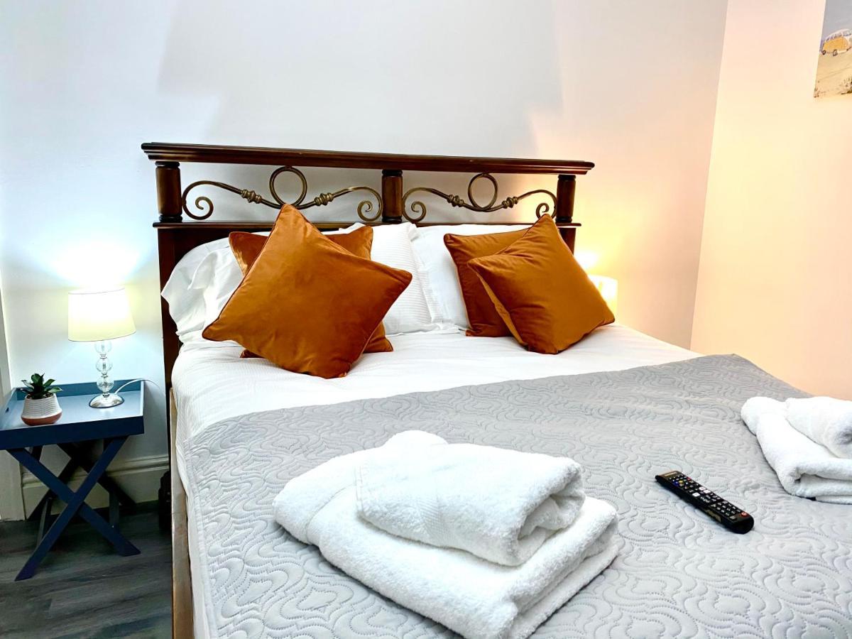 4 Bed Family House Near Beach By Blackpool Service Apartments 外观 照片
